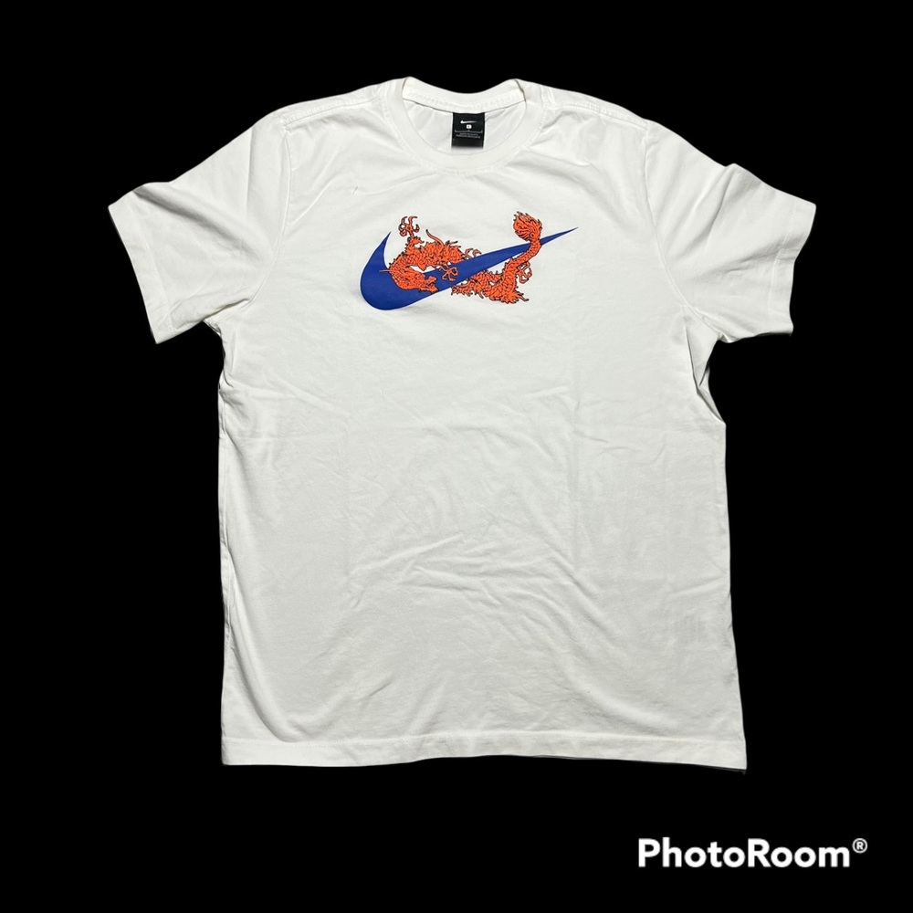 NIKE Exploration Chinese Dragon Swoosh T-Shirt - CV1036-100 Men’s Size Large